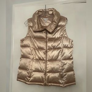Beautiful Charter Club vest with zipper in champagne/beige color. Size Large